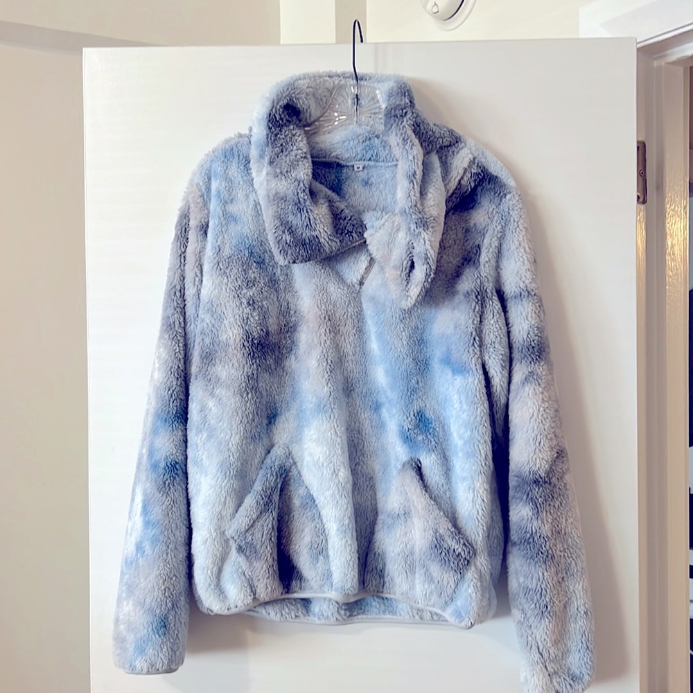 Fuzzy Blue Tie Dye Sweatshirt Pullover